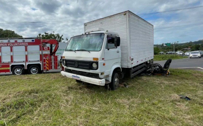 Homem morre em acidente em rótula entre rodovias da região | abc+