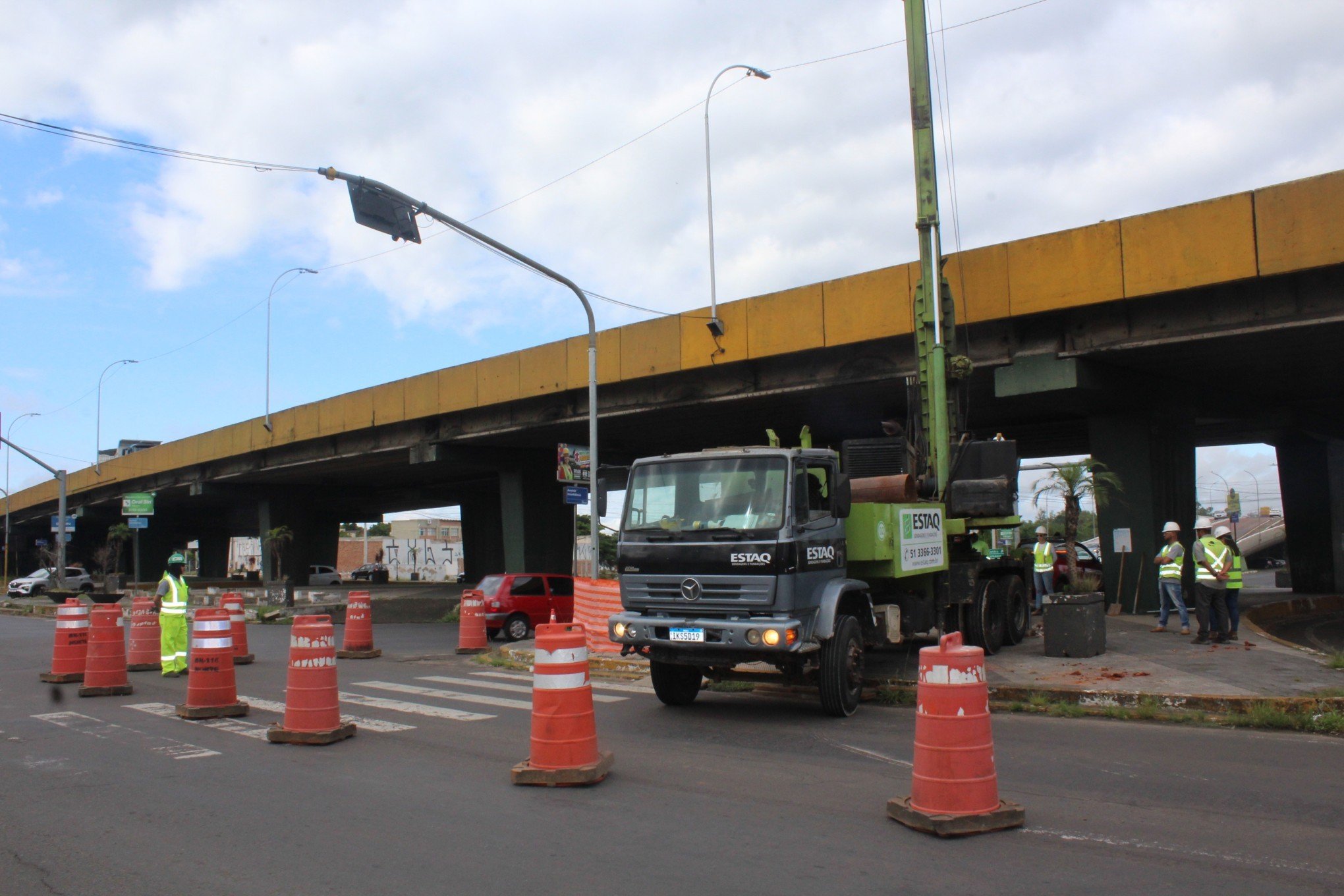 BR-116: Dnit alerta para estreitamento das ruas laterais de viaduto da região neste sábado (8)