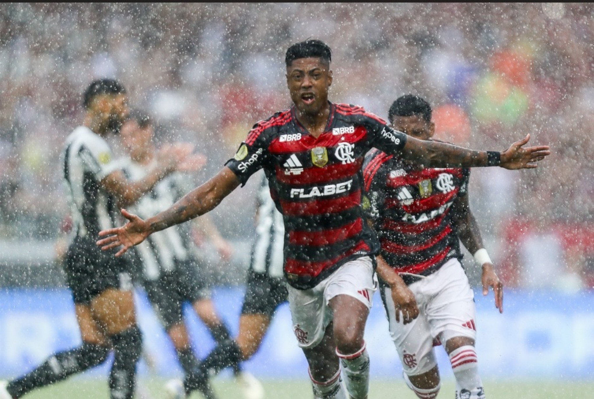 Jogador do Flamengo é denunciado por estelionato e fraude em esquema de apostas