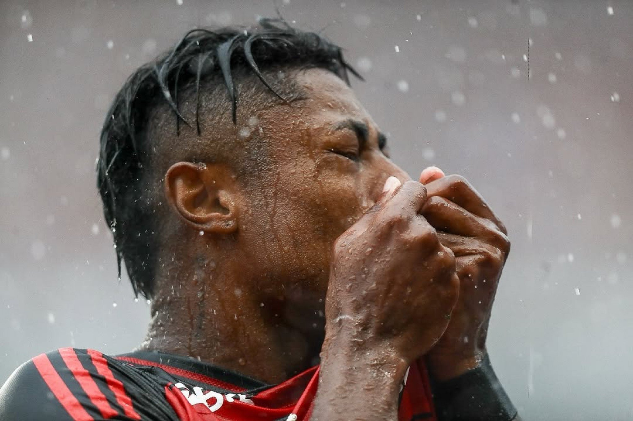 Flamengo "sobra" no físico e tático, derrota o Botafogo e conquista a Supercopa Rei