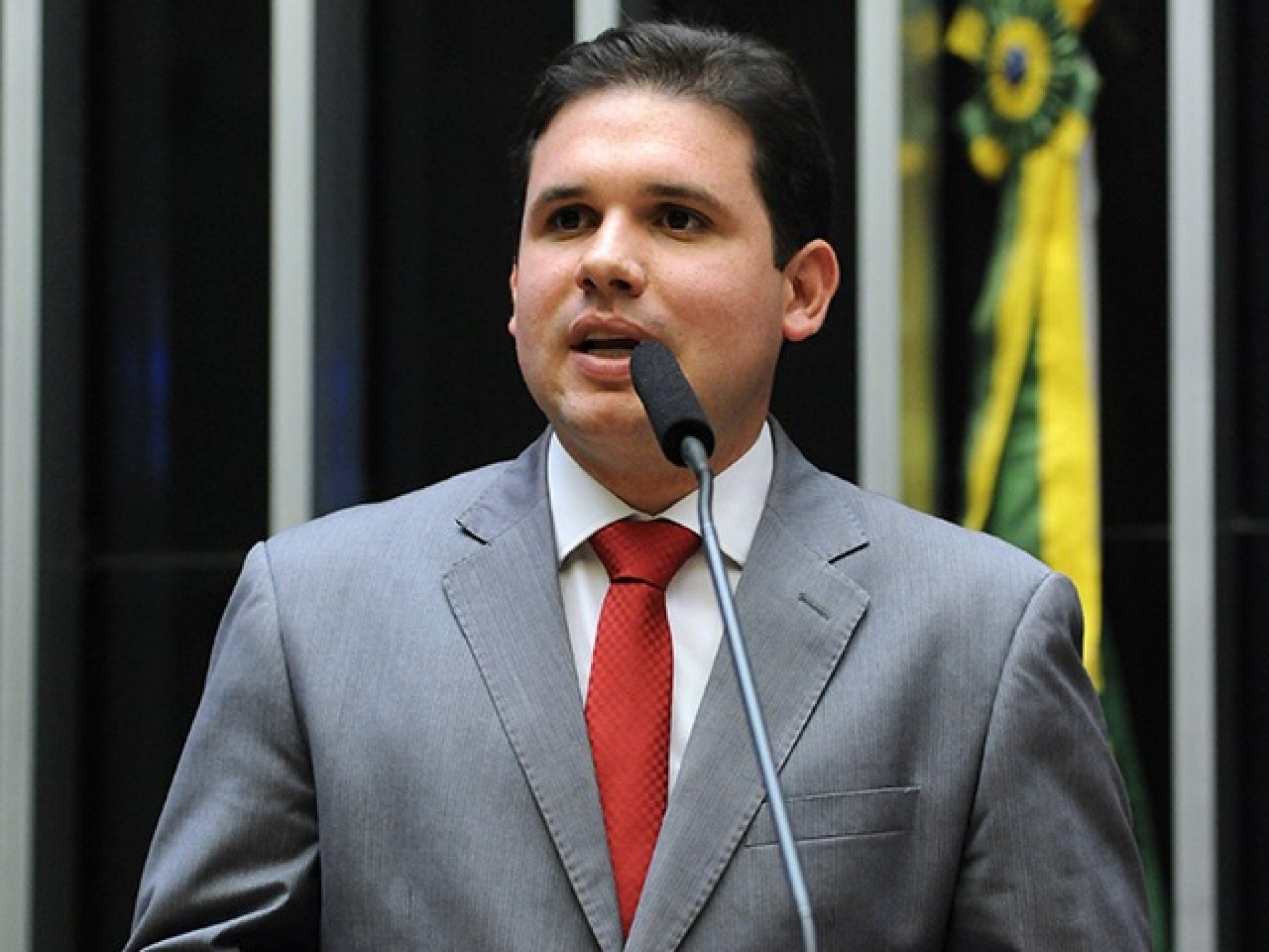 Motta retoma cadeira na Câmara: "País deve estar em primeiro lugar e não projetos pessoais"