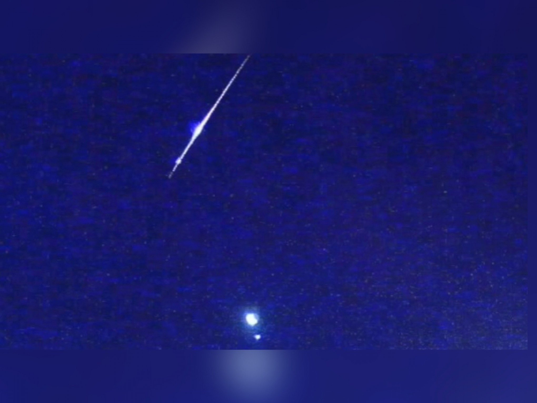 VÍDEO: Pai e filha flagram fenômeno surpreendente durante conjunção entre Lua e Vênus no céu do RS