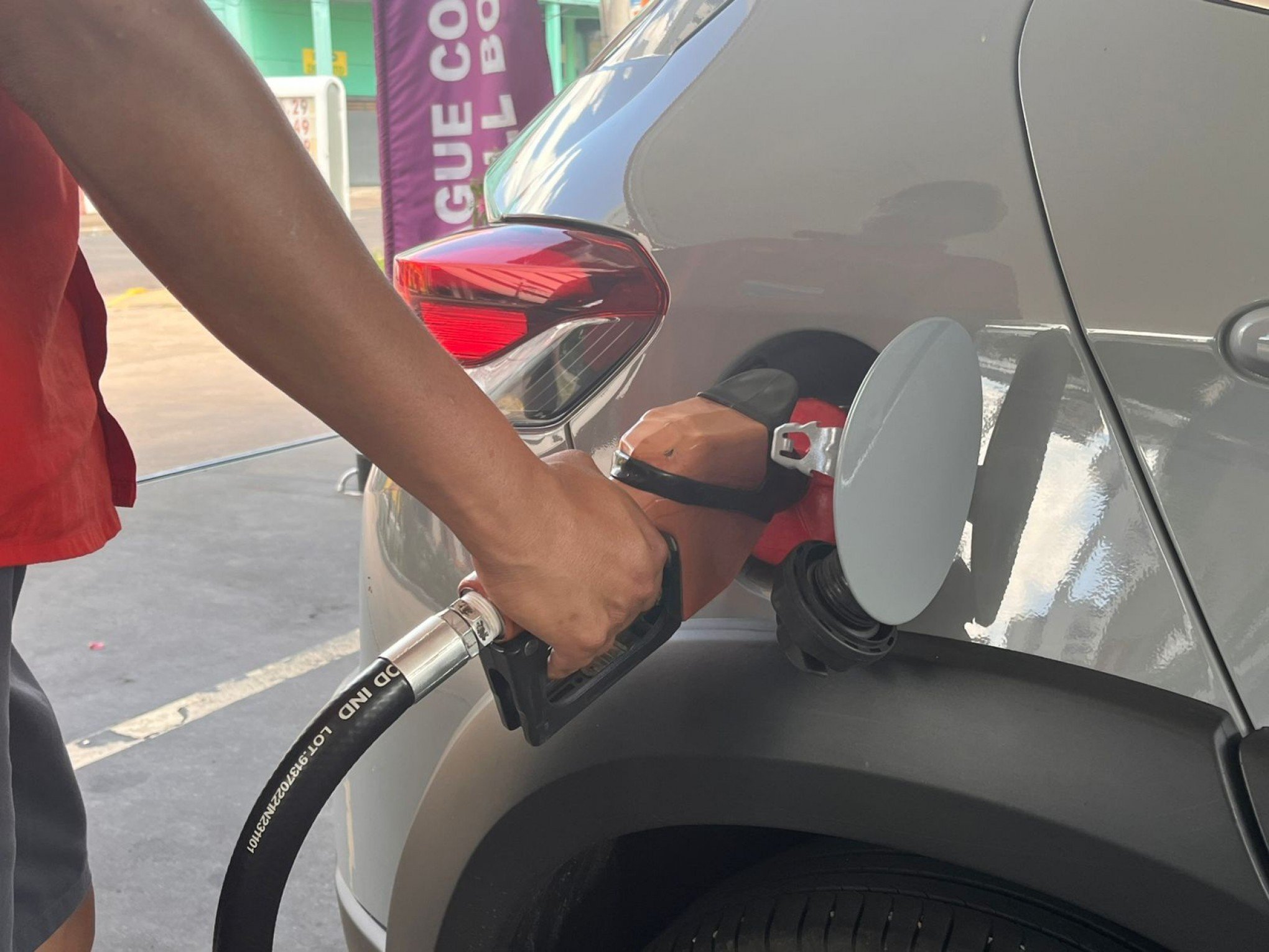 VÍDEO: Preço da gasolina segue instável e motoristas são surpreendidos em Novo Hamburgo