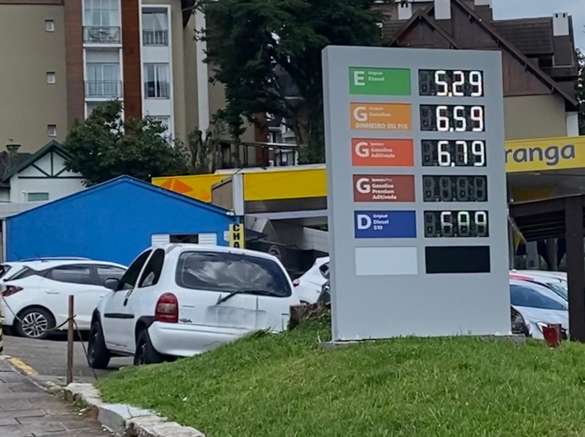 Subiu muito? Saiba como estão os preços da gasolina em Gramado