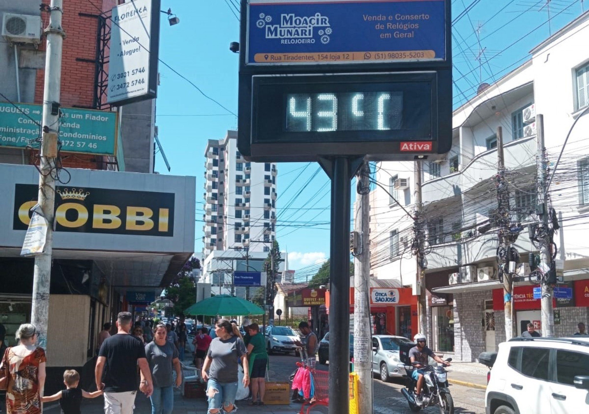 Termômetro chega a marca de 43ºC no Centro de Canoas e população pede água