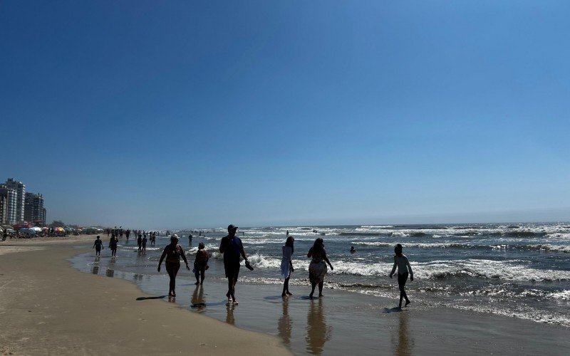 Praia de Tramandaí nesta terça-feira, 4 de fevereiro | abc+