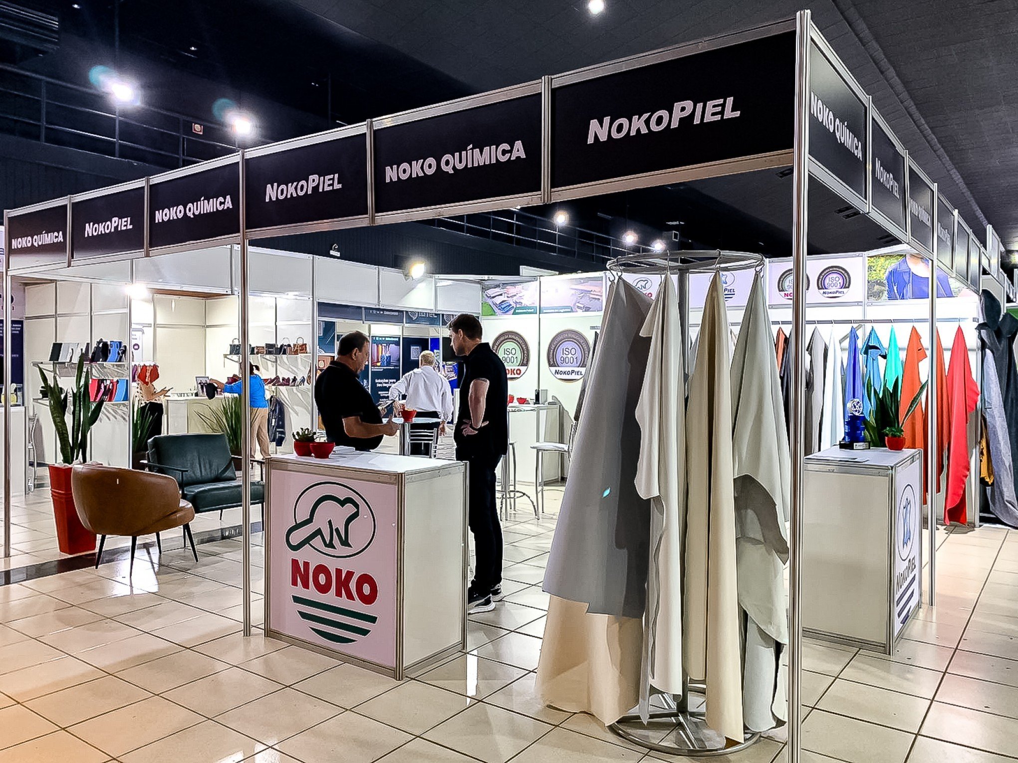 Região marca presença em feira de couros e sintéticos; confira