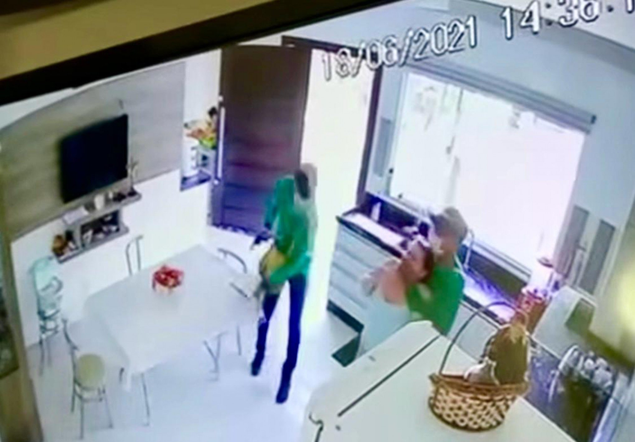 Vídeos de assaltos durante visitas de agentes da vigilância ambiental na região são falsos