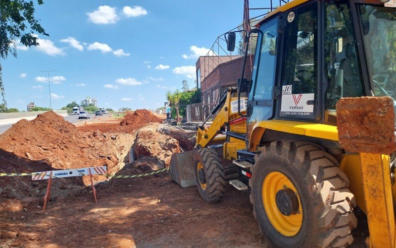 Rompimento de adutora deixa bairros sem água em Novo Hamburgo
