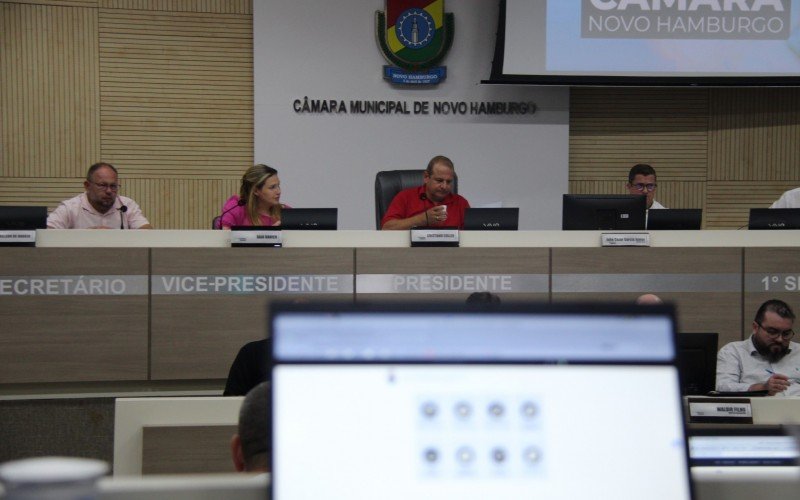 Vereadores aprovam moção de contrariedade ao aumento da tarifa | abc+