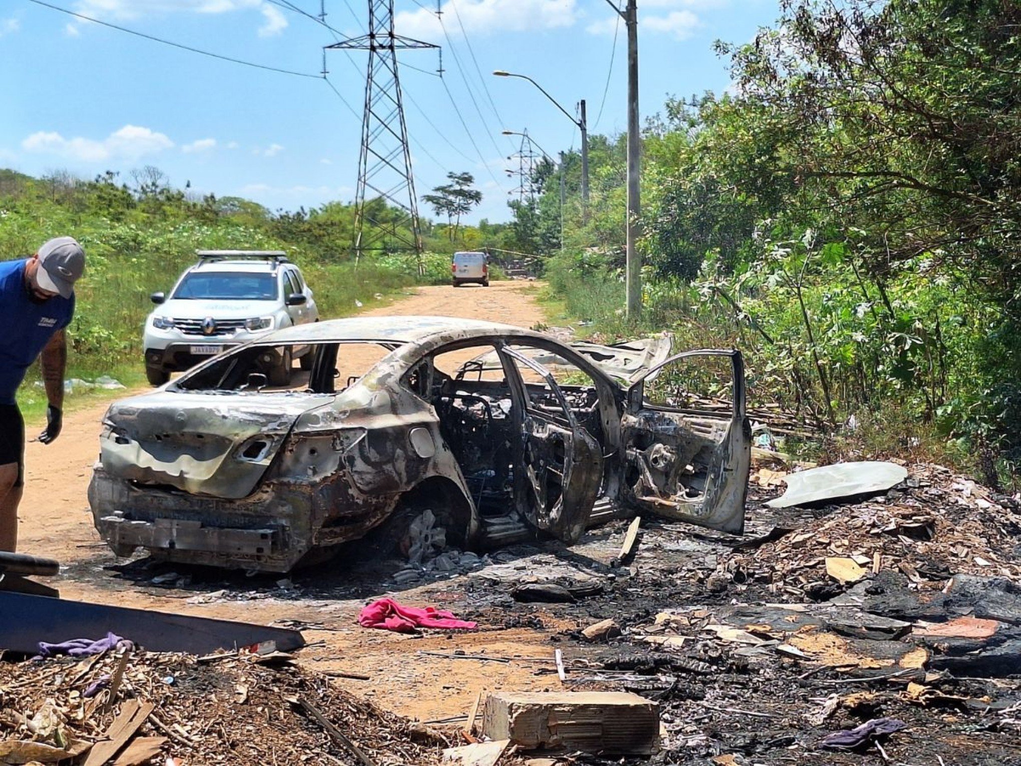 Sequestro por falsos policiais pode estar ligado a homem carbonizado encontrado ao lado de carro em São Leopoldo