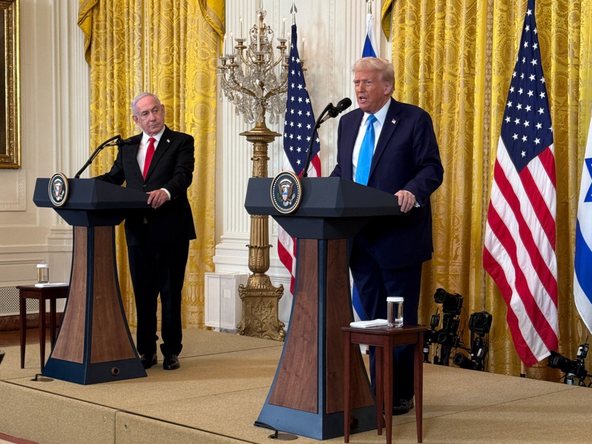 Trump diz querer que os EUA assumam o controle de Gaza