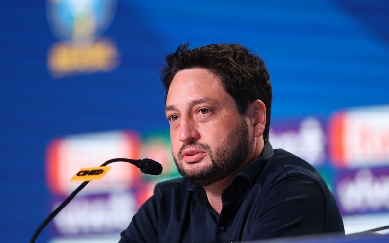 Técnico Arthur Elias convocou a seleção nesta quinta-feira | abc+