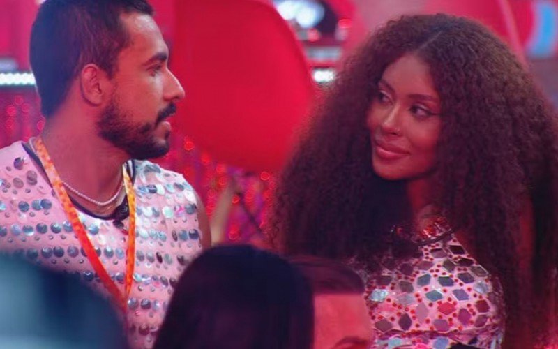Giovanna e Maike tiveram um breve relacionamento no BBB 25 | abc+