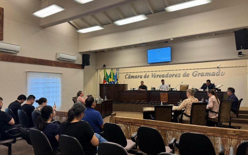 Sessão extraordinária foi realizada na quinta-feira, dia 6