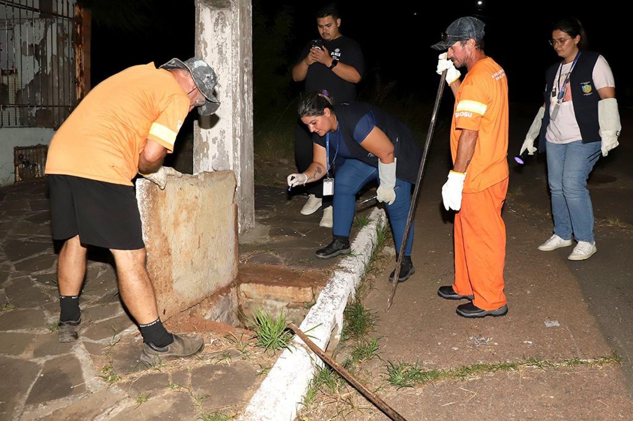 ESCORPIÃO-AMARELO: Esteio faz ações nas ruas para captura do animal peçonhento