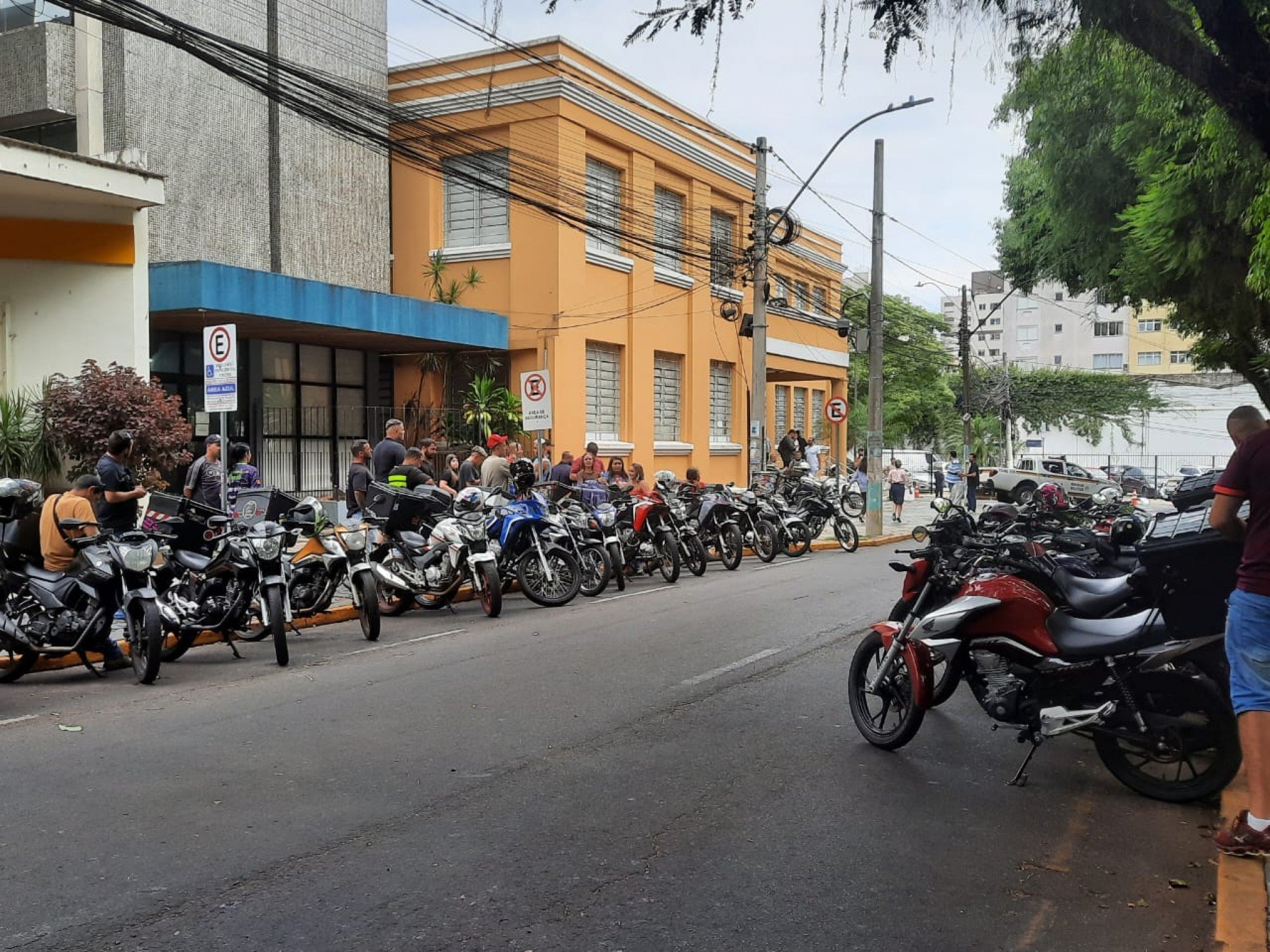 Motoqueiros reivindicam melhorias para a categoria em Canoas