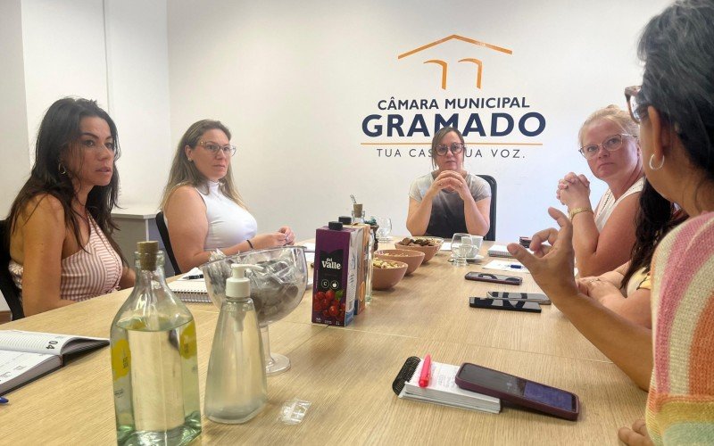 Vereadoras de Gramado debatem criação de Bancada Feminina e Pluripartidária