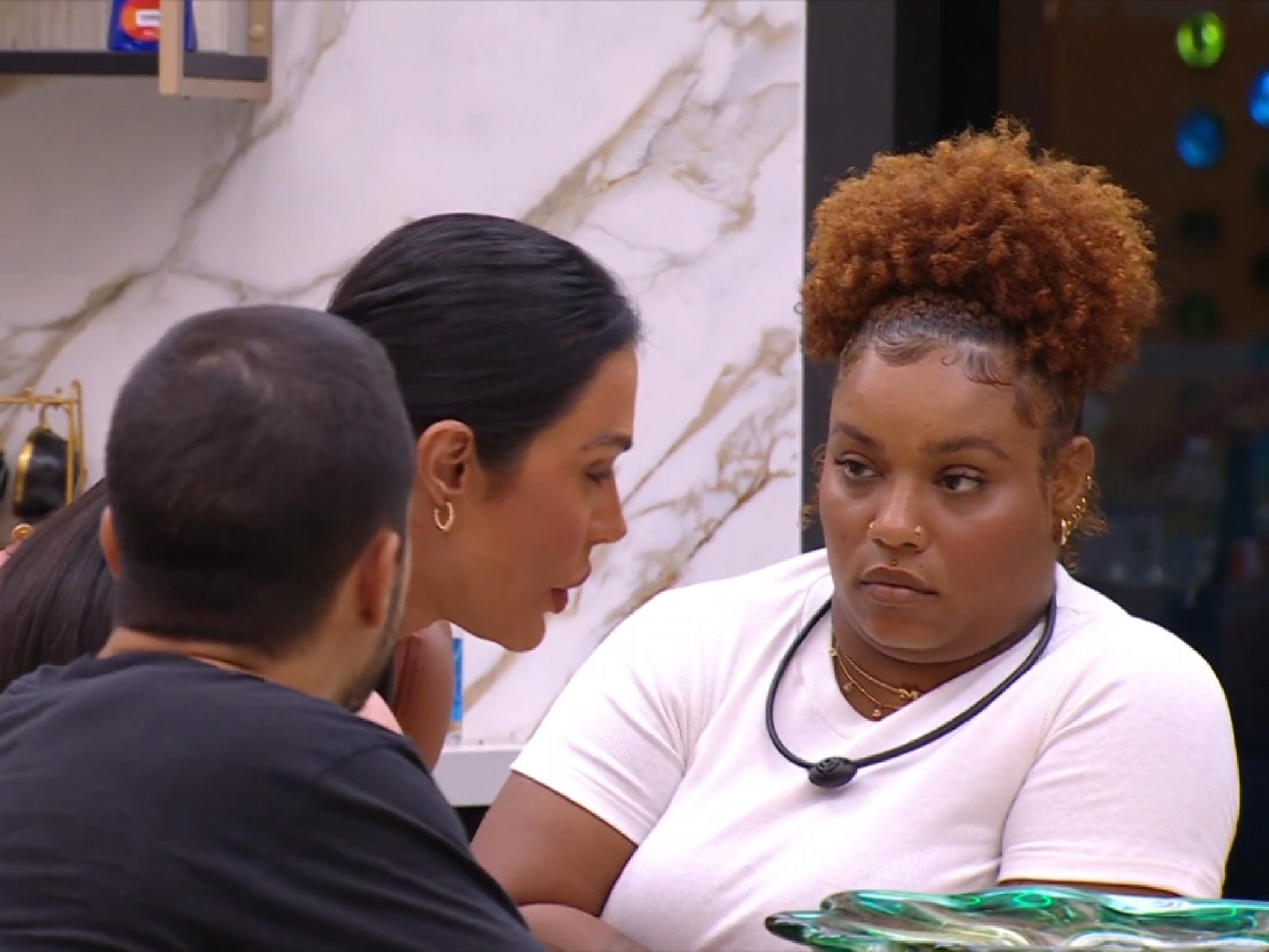 BBB: Declarações de amor e discussões sobre próximos passos no jogo ditam a madrugada no reality show; confira