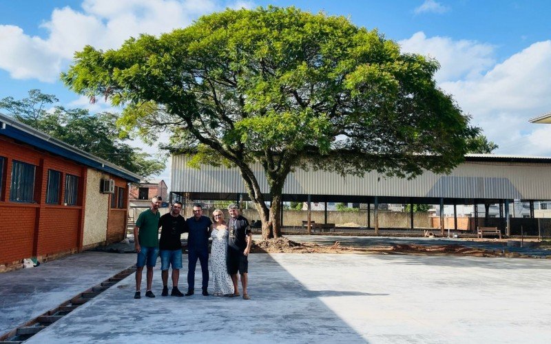 Secretário visitou obras na EMEF Professora Otília Carvalho Rieth, no bairro Scharlau