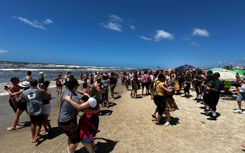 Ação de divulgação do Festival de Kerb mobilizou veranistas em Imbé e Capão da Canoa
