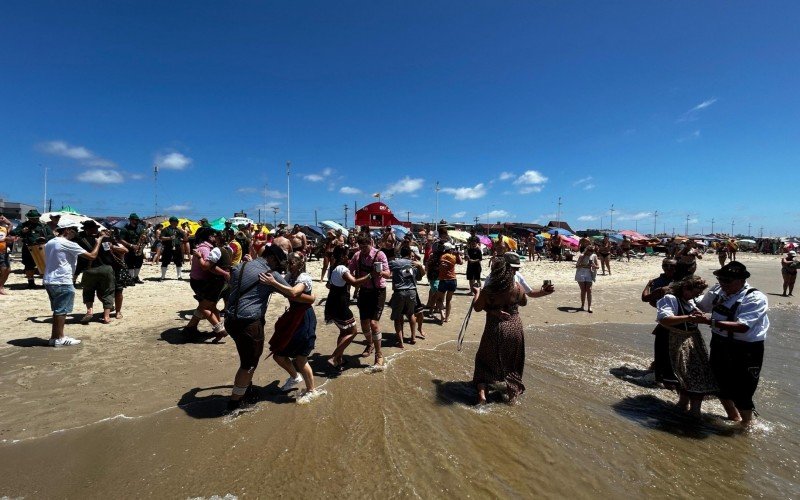 Ação de divulgação do Festival de Kerb mobilizou veranistas em Imbé e Capão da Canoa