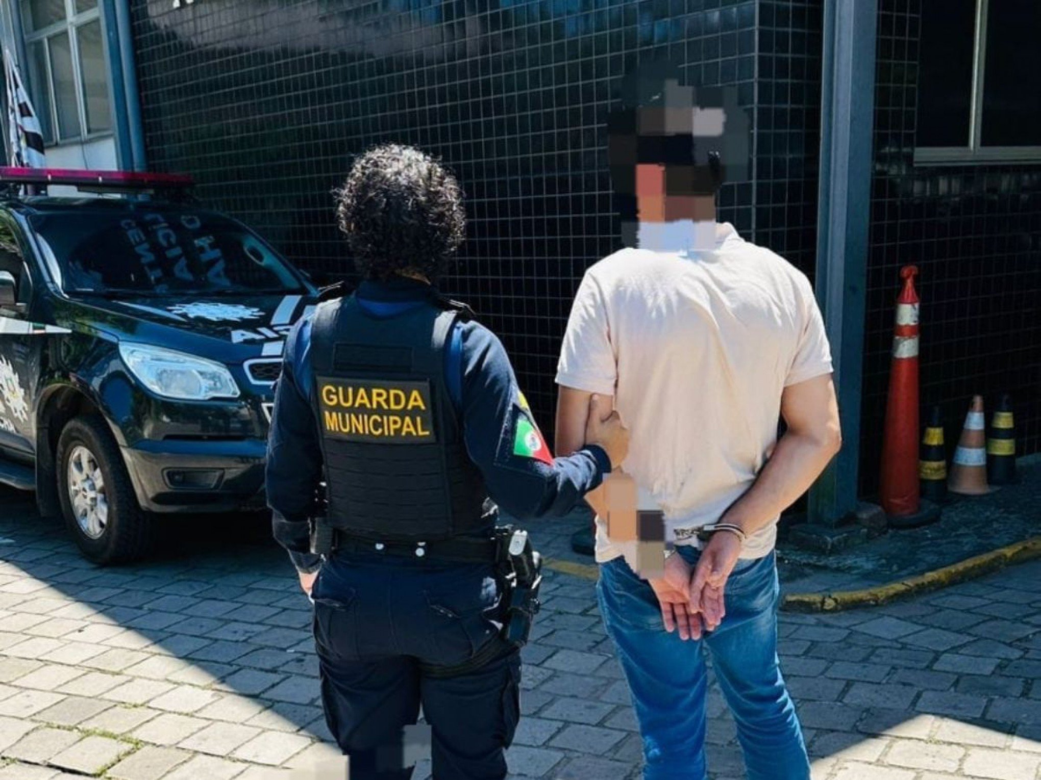 Foragido se envolve em acidente de trânsito e é preso em Novo Hamburgo