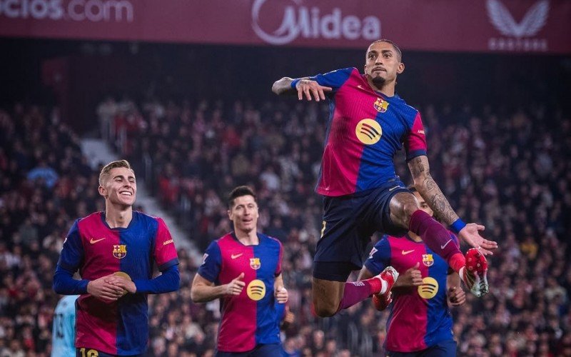 Raphinha faz golaço e Barcelona massacra Sevilla fora de casa na La Liga | abc+
