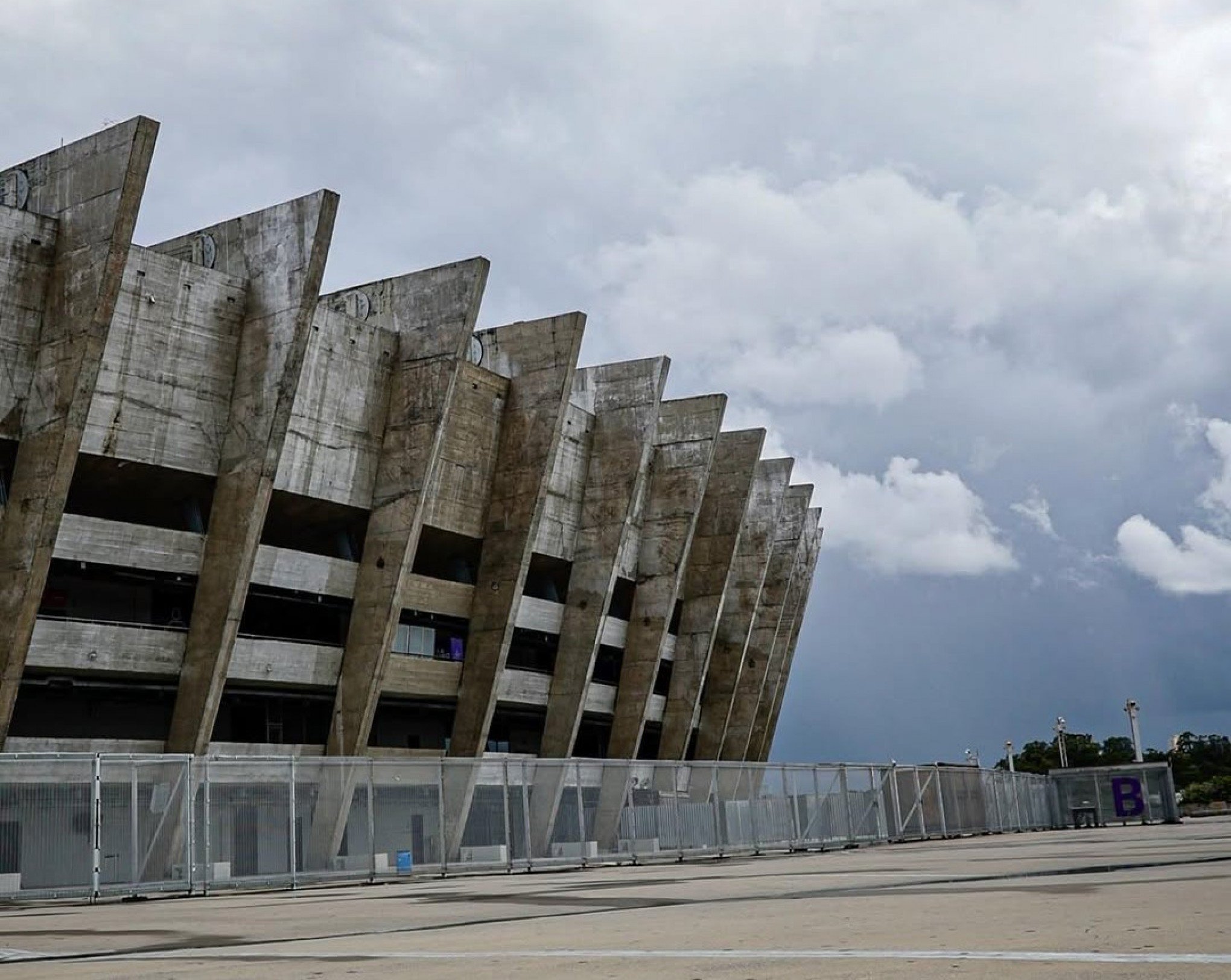 Confronto antes de clássico mineiro deixa dois feridos e diversos presos