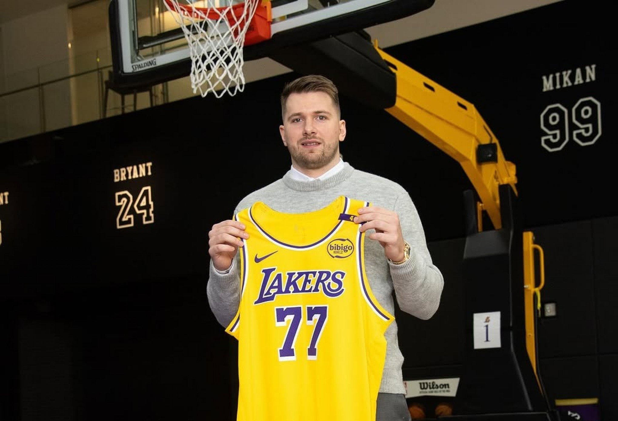 Dono do Mavericks diz que Doncic foi trocado por falta de foco: "Se não tem isso, não funciona"