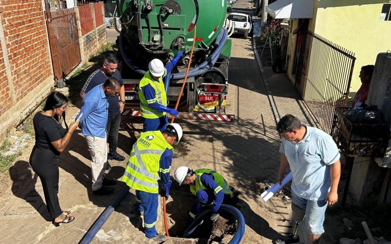 Limpeza da rede pluvial iniciou pelo bairro Santo Afonso e deverá contemplar ainda os bairros Industrial e Canudos | abc+