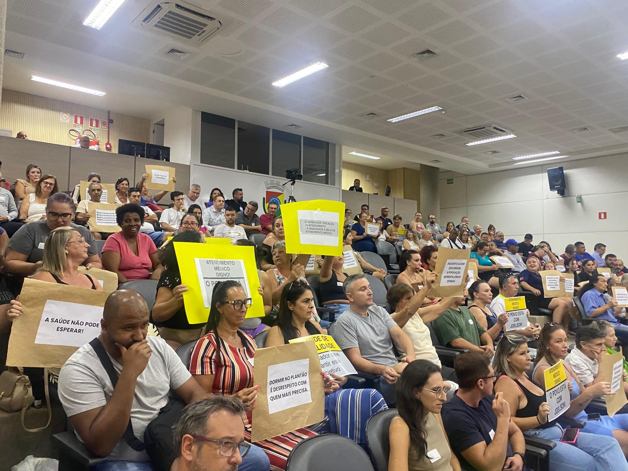 Vistoria polêmica em UPAs de Novo Hamburgo gera debate na Câmara de Vereadores; sessão precisou ser suspensa três vezes