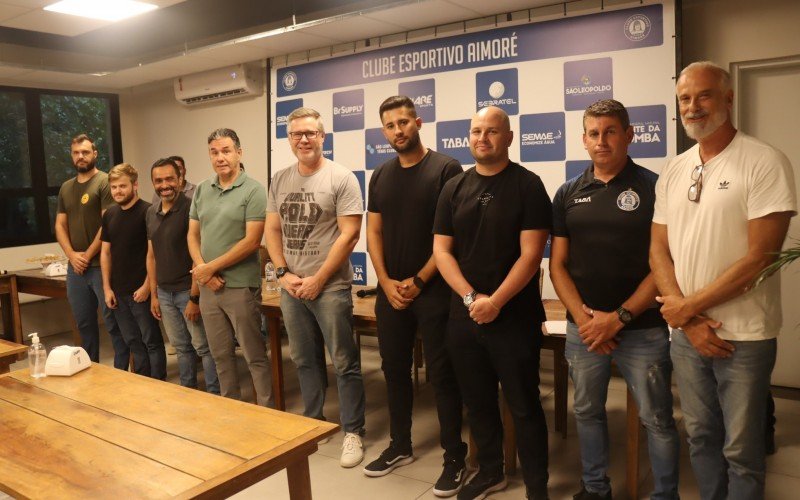 Comissão técnica apresentada nesta terça-feira