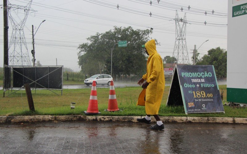 Chuva deu uma trégua no calor nesta tarde