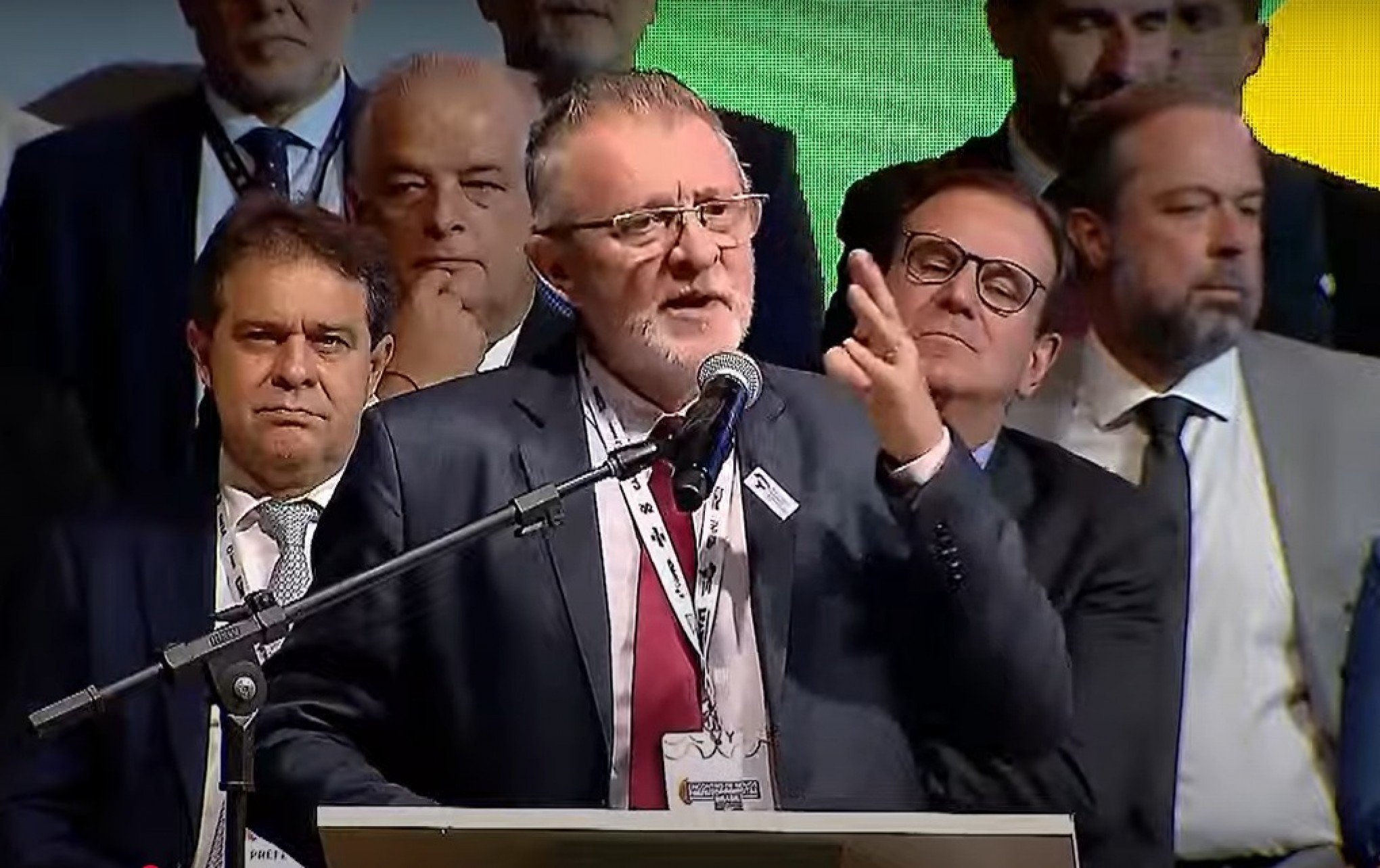 Em evento com Lula, Vanazzi solicita remanejamento de emendas parlamentares para pequenos municípios