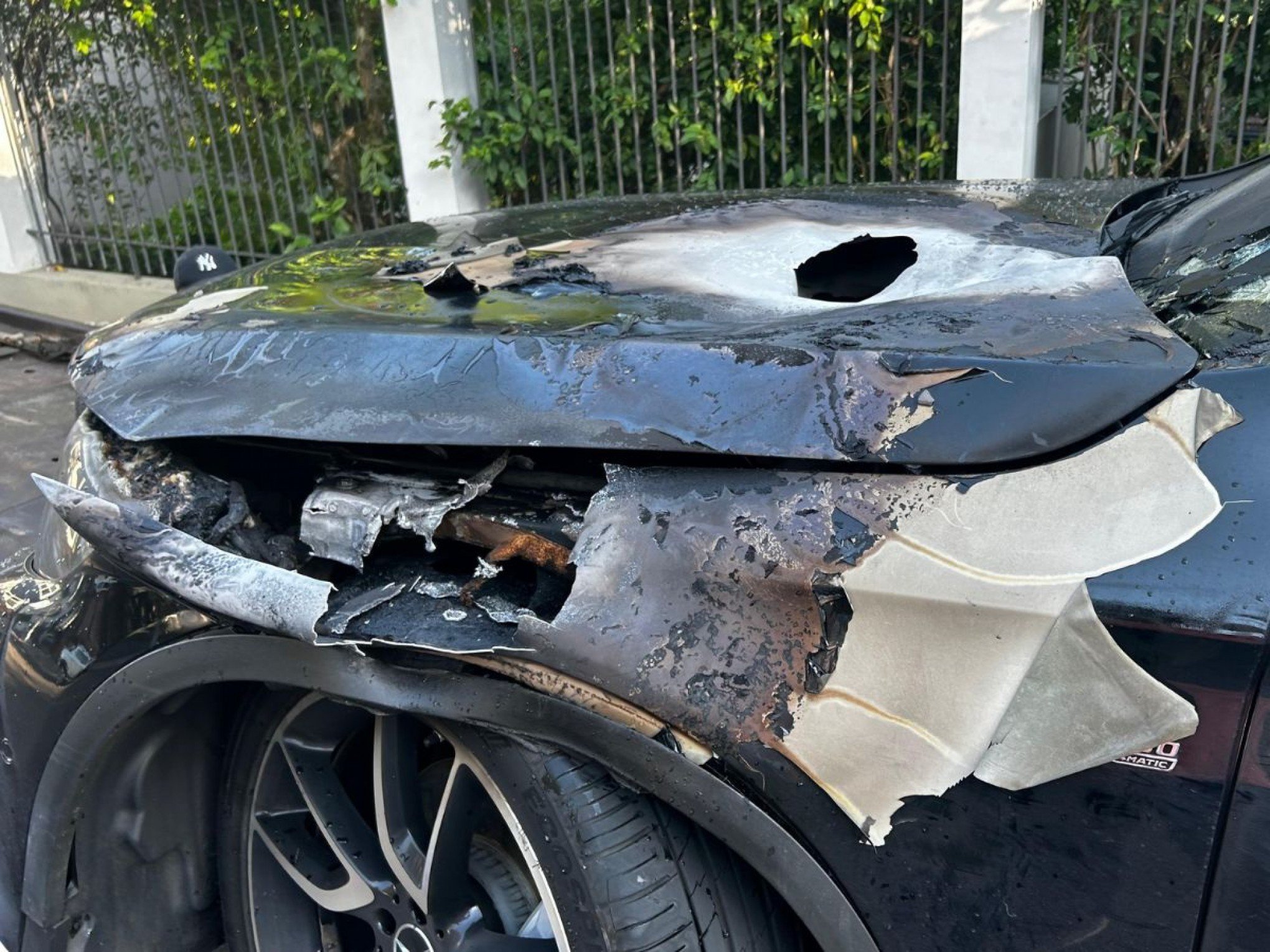 Carro pegou fogo na manhã desta terça-feira | abc+