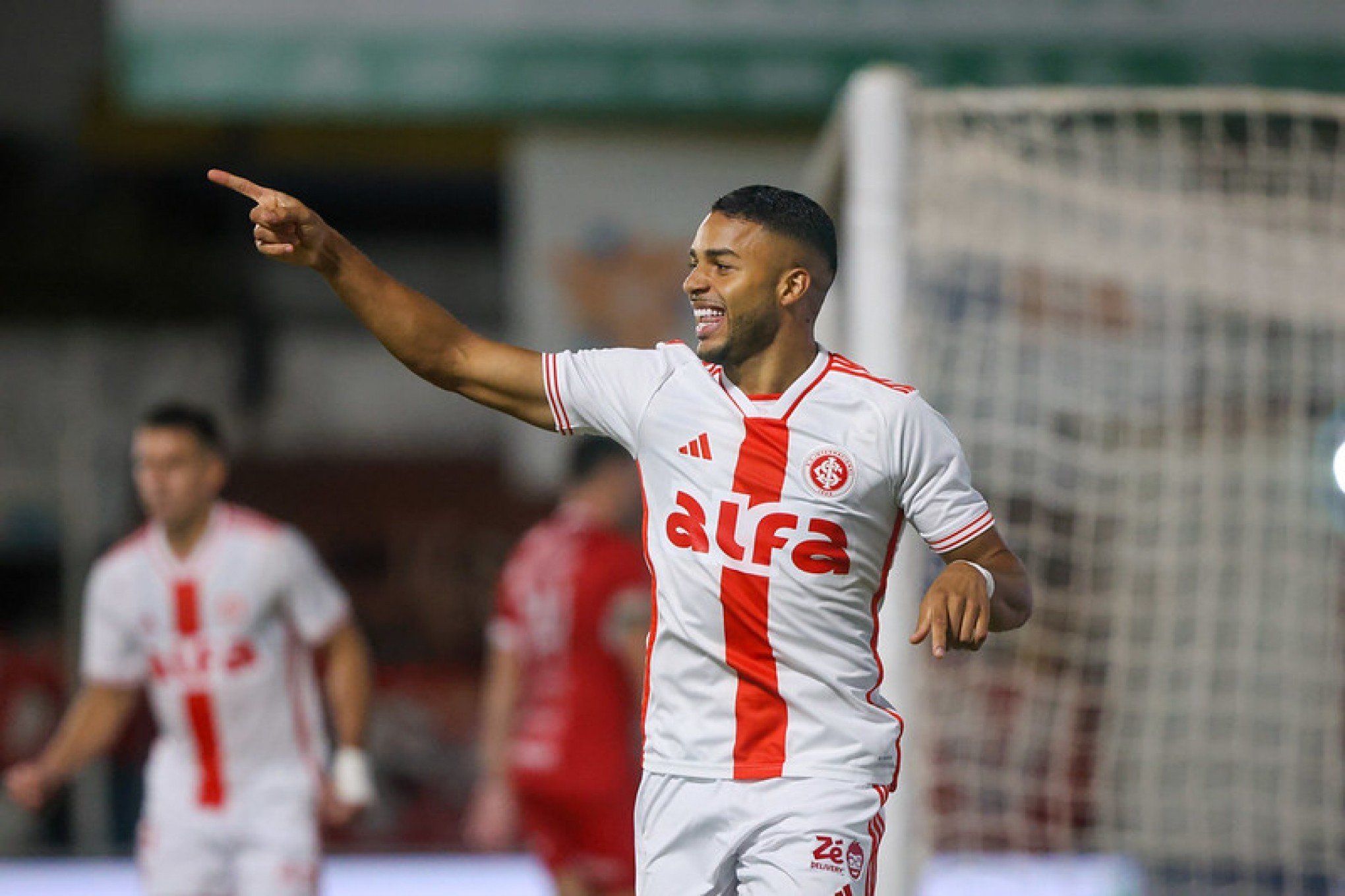 Inter derrota o São Luiz, mantém invencibilidade e garante vaga nas semifinais do Gauchão