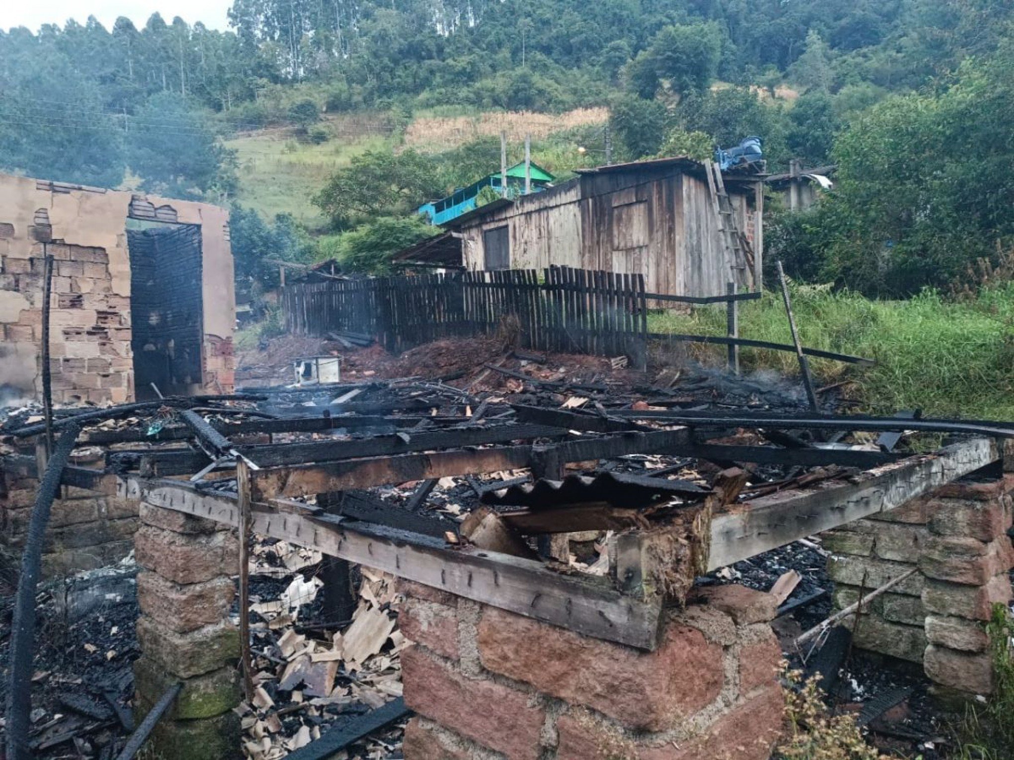 Casa no Vale do Paranhana foi incendiada após dono ser morto a tiros; veja o que diz a Polícia