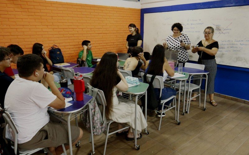 Estudantes do Colégio Tereza Francescutti estão realocados na EEEM São Francisco de Assis