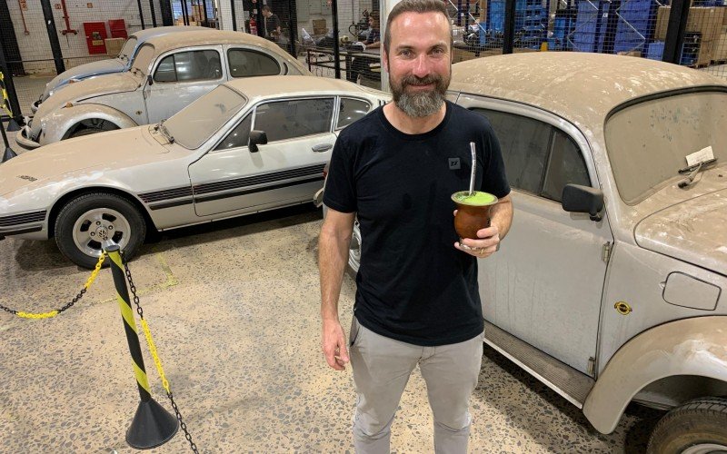 Anderson Dick, CEO da FuelTech, mostra como estão os últimos carros da Comercial Gaúcha | abc+