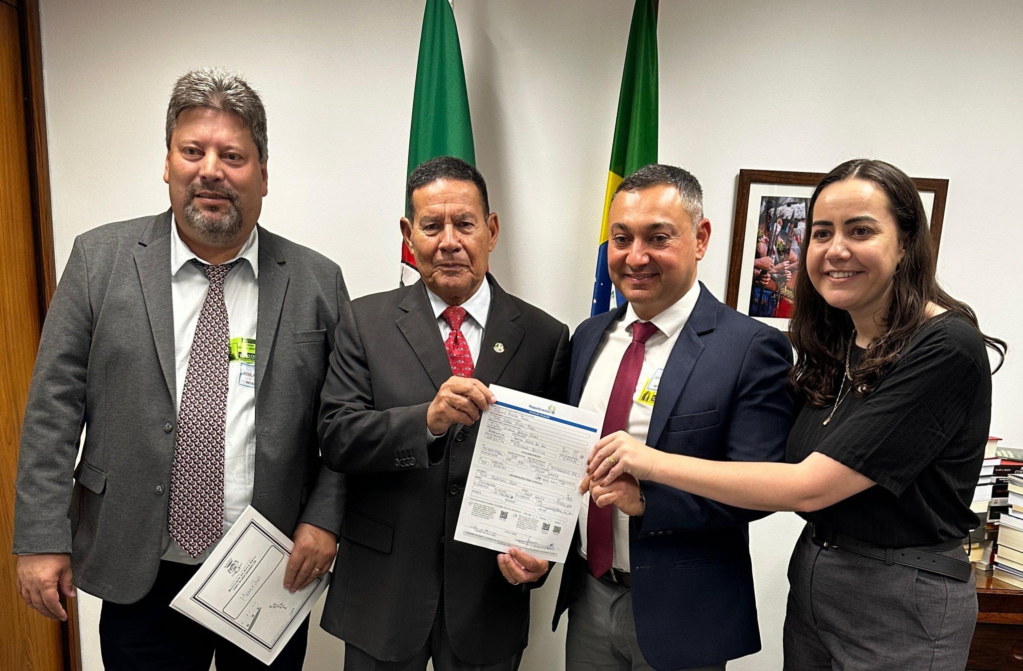 Vice-prefeito de Nova Hartz troca de partido em busca de recursos federais