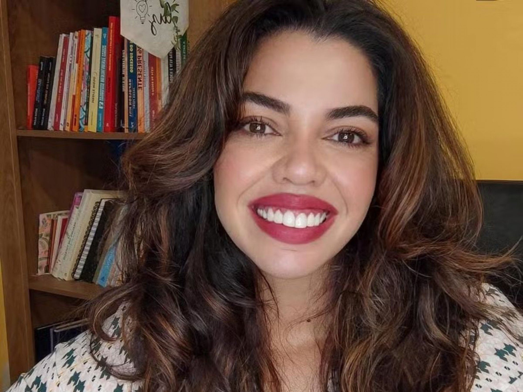 Jornalista é esfaqueada por músico horas após obter medida protetiva