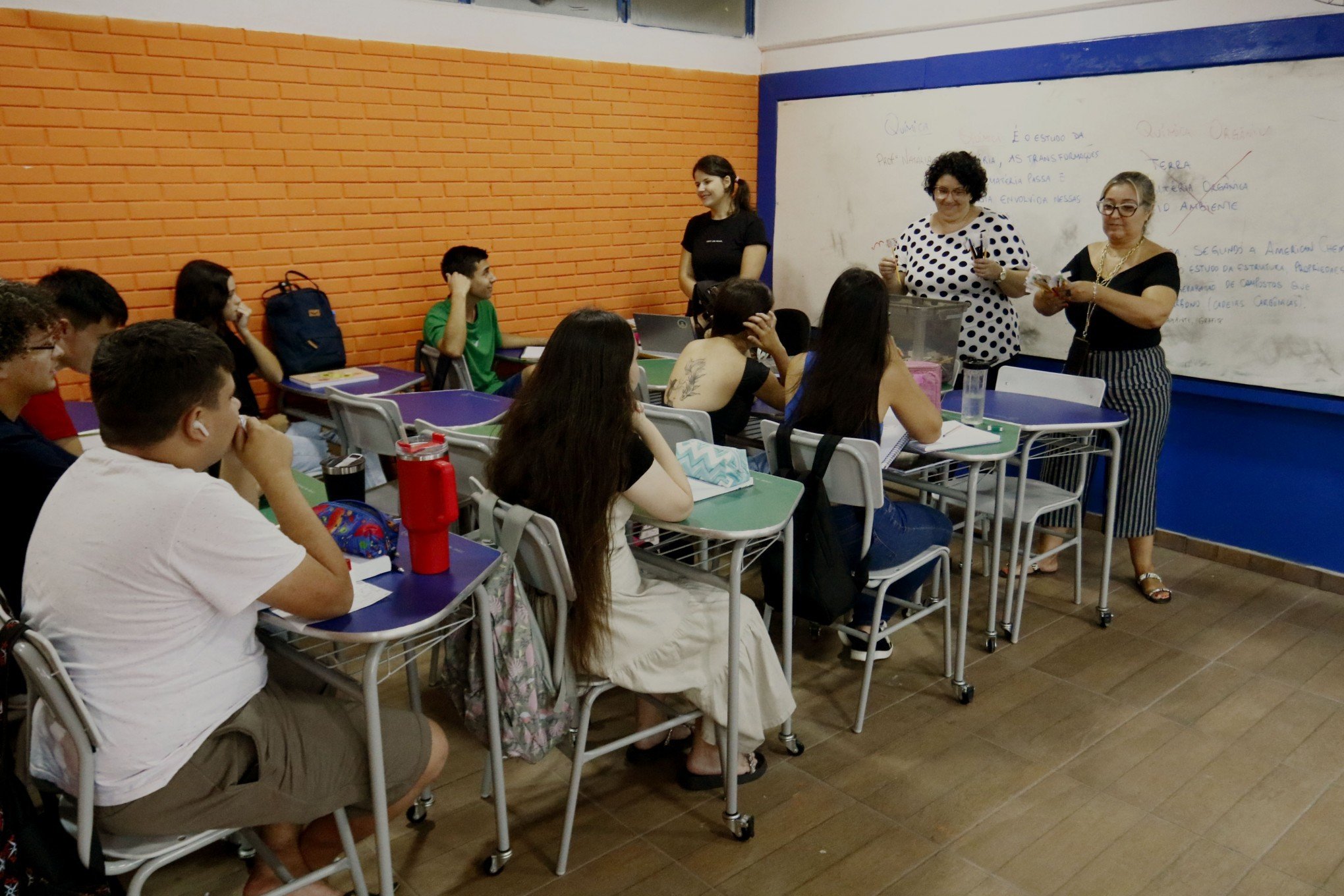 "Esperança que seja um ano melhor": escolas estaduais retornam às aulas em Canoas