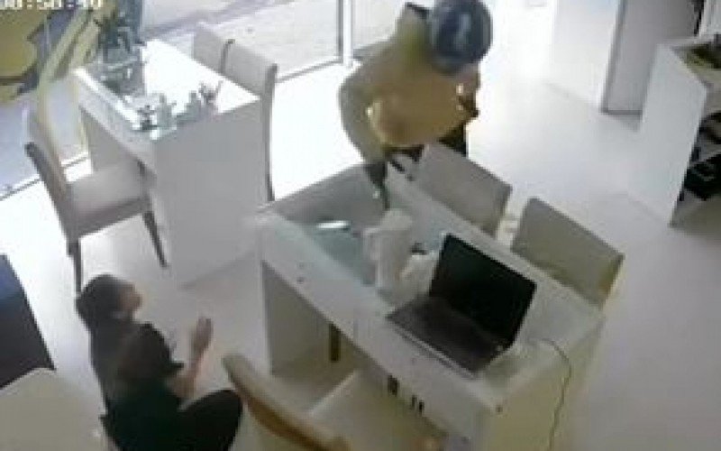 Assalto em joalheria de Parobé | abc+