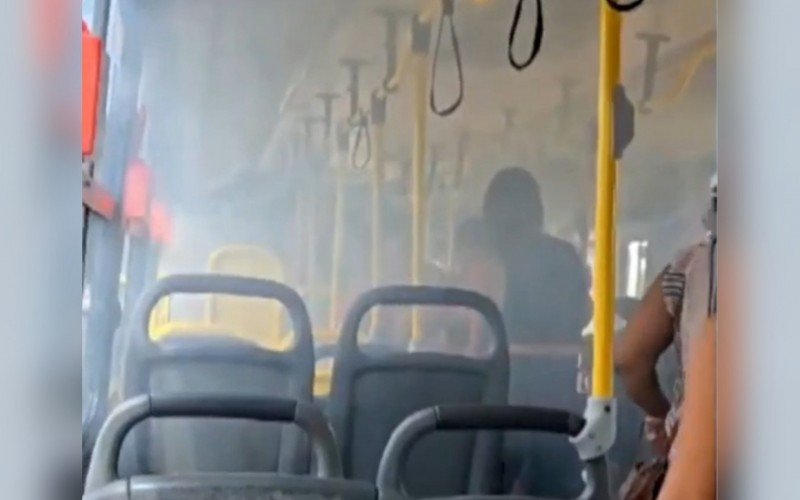 Celular explode em bolso de passageira de ônibus no ES | abc+