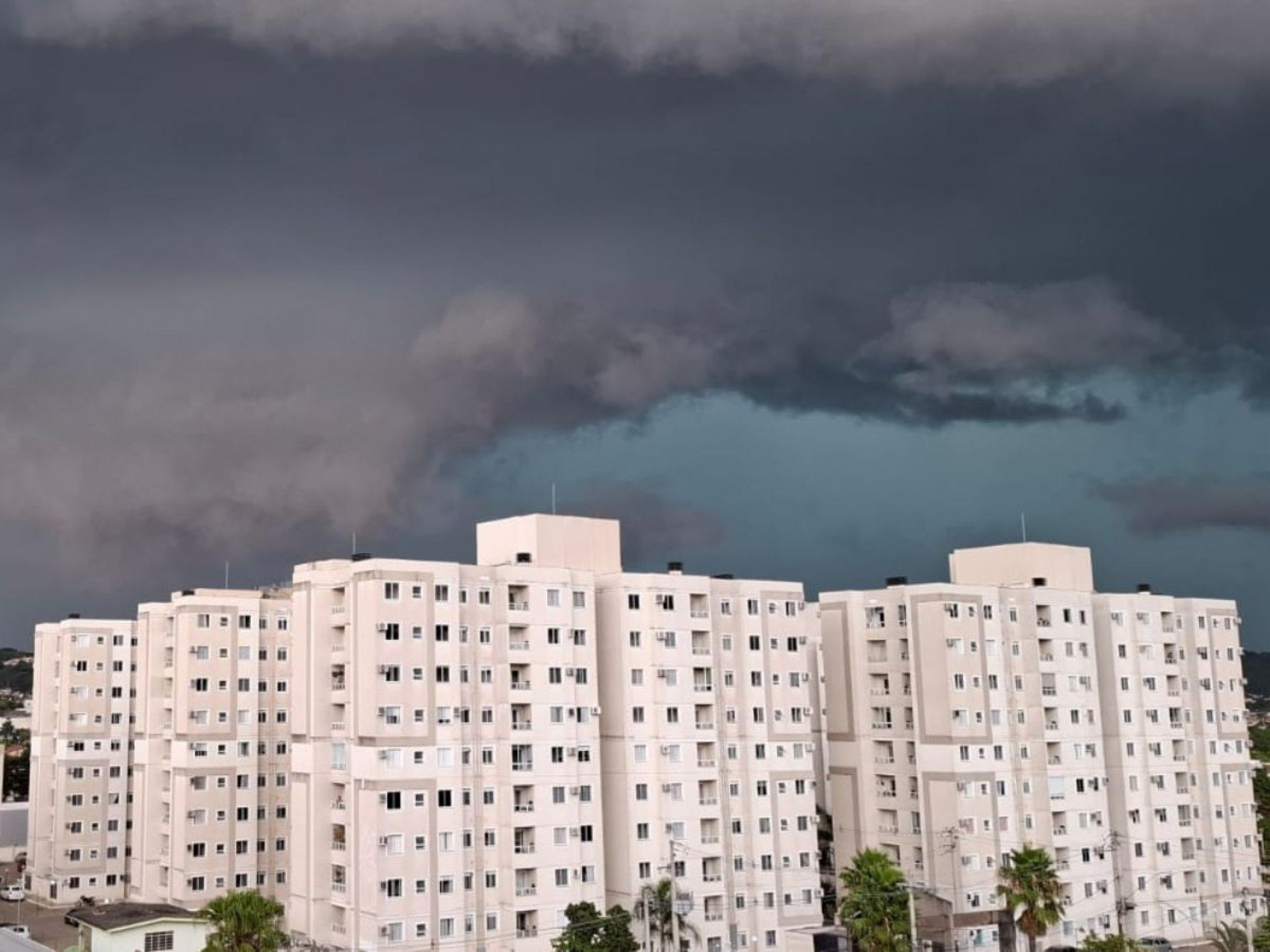 Tempo fechou antes da chegada da chuva em Novo Hamburgo | abc+