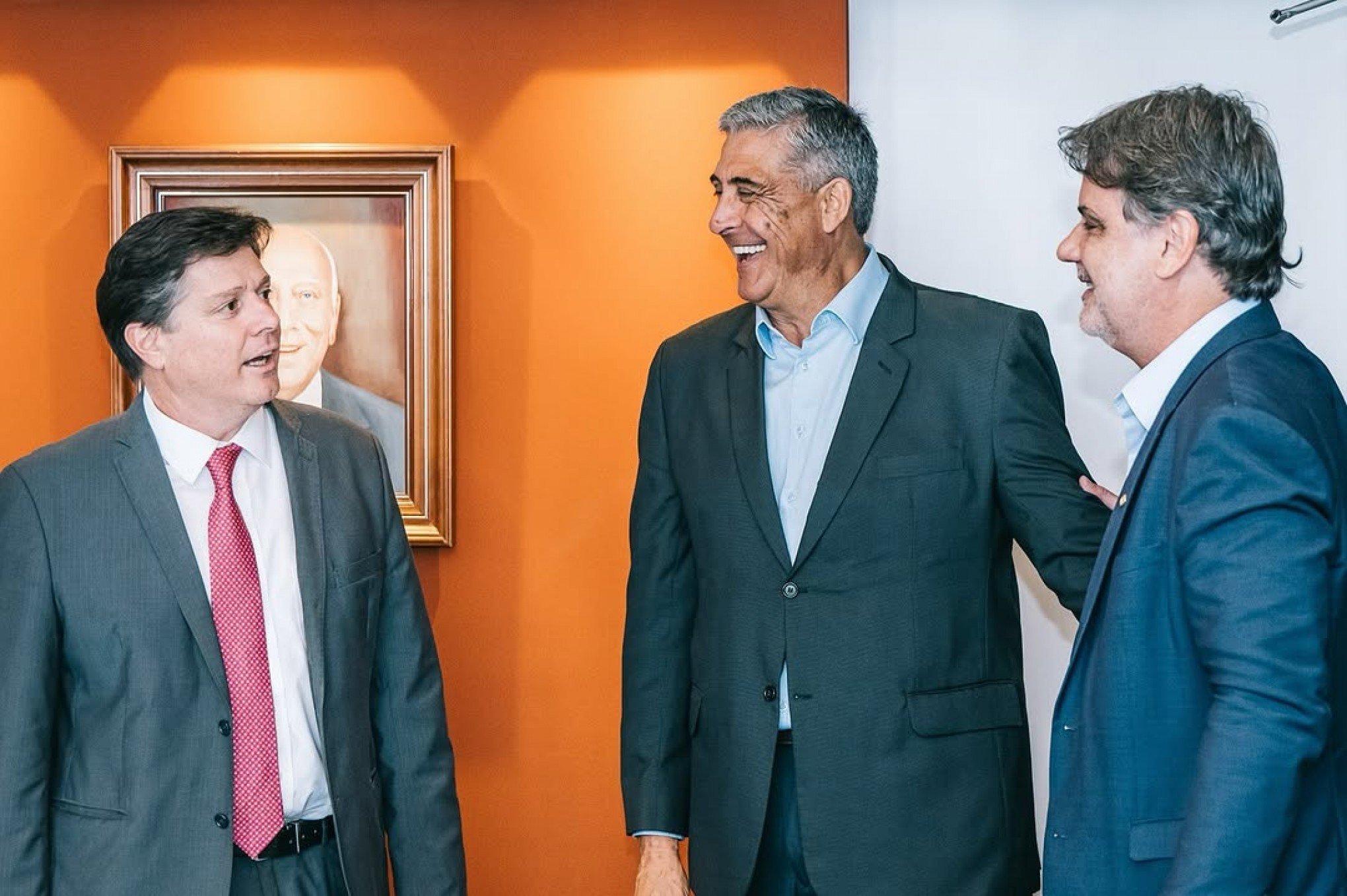 Encontro emedebista: o presidente nacional do MDB, e deputado federal  Baleia Rossi com o prefeito de Campo Bom e o deputado federal Raul Henry  | abc+