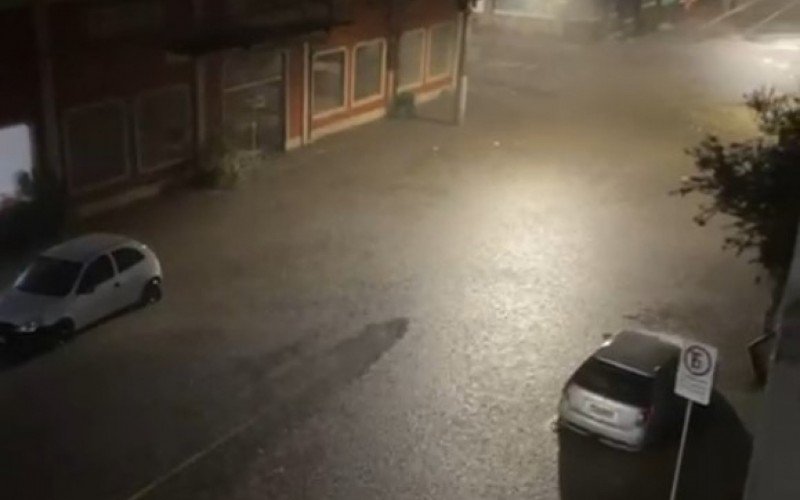 Igrejinha teve pontos de alagamentos no Centro neste domingo (16)