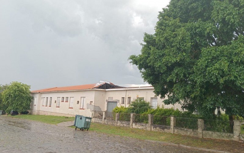 Hospital de São Vicente do Sul ficou parcialmente destalhando neste domingo (16)