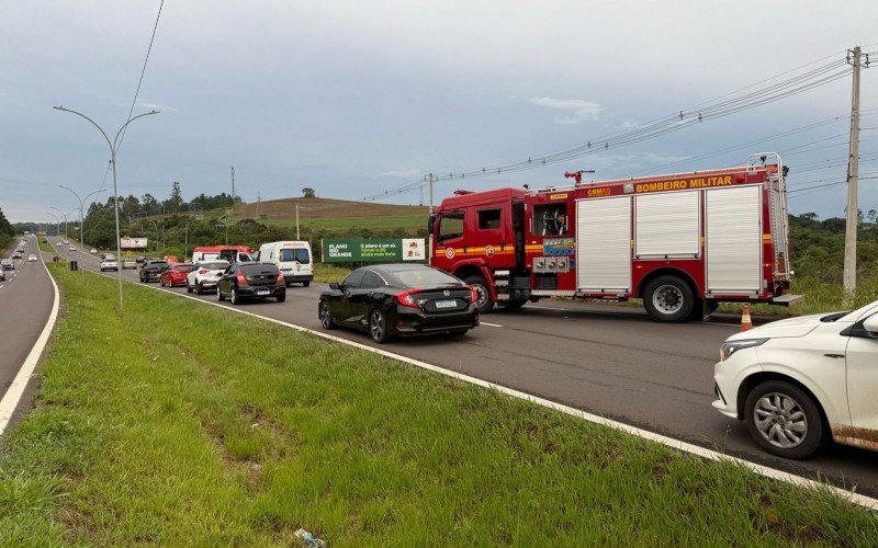 RS-239: Carro capota e três pessoas ficam feridas na região